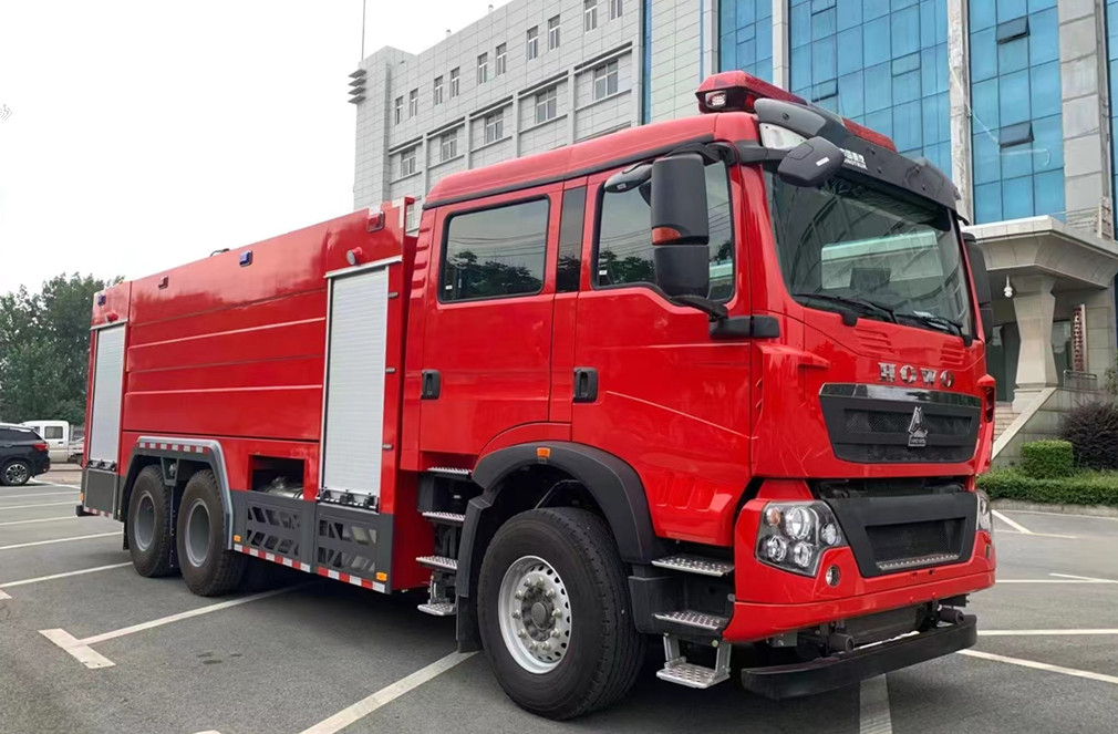 重汽16噸水罐/泡沫消防車