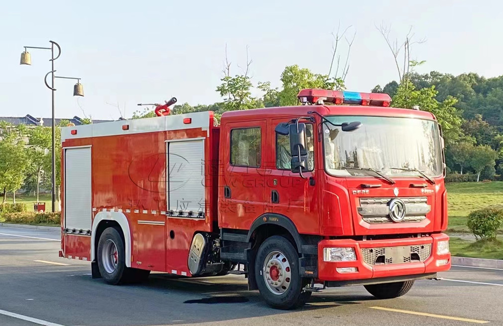 東風6噸水罐/泡沫消防車