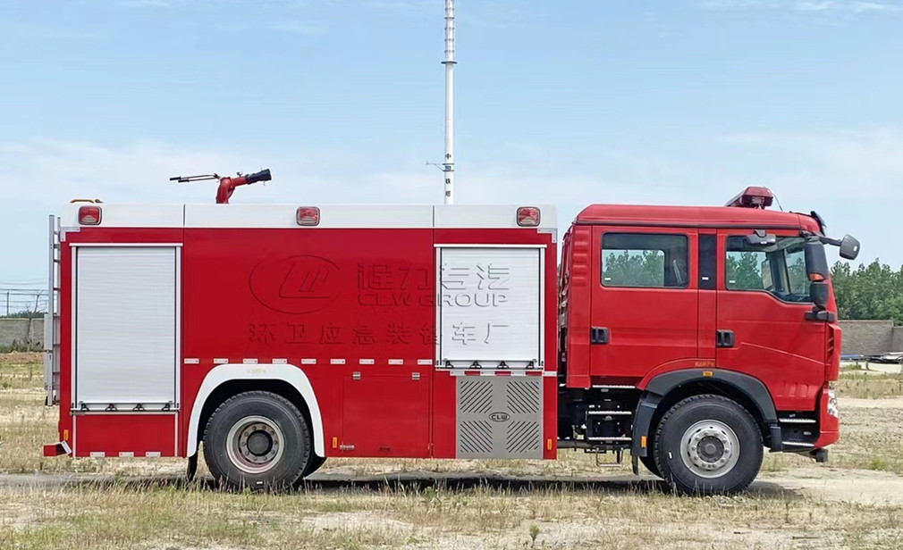 重汽8噸水罐/泡沫消防車