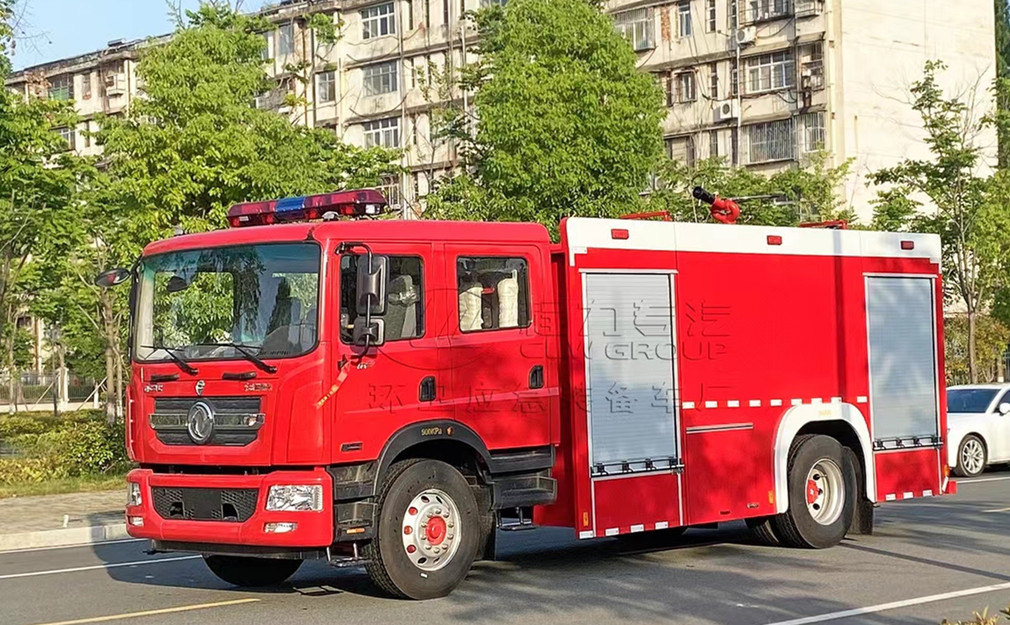 東風(fēng)6噸水罐/泡沫消防車