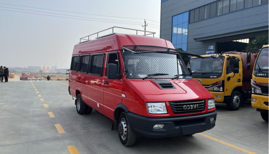 依維柯國六運兵車