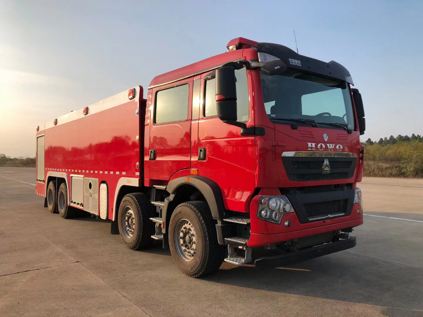 重汽25噸水罐/泡沫消防車