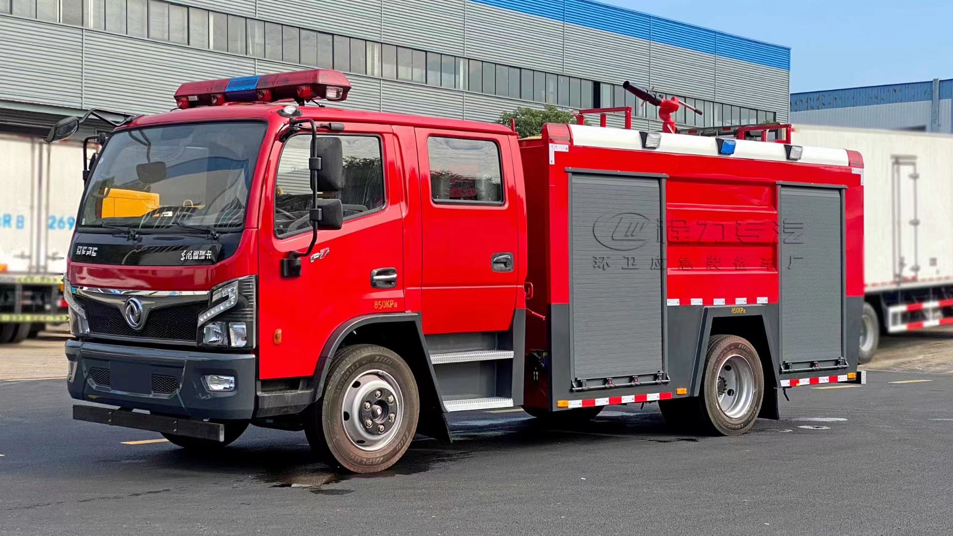 東風福瑞卡5噸水罐/泡沫消防車