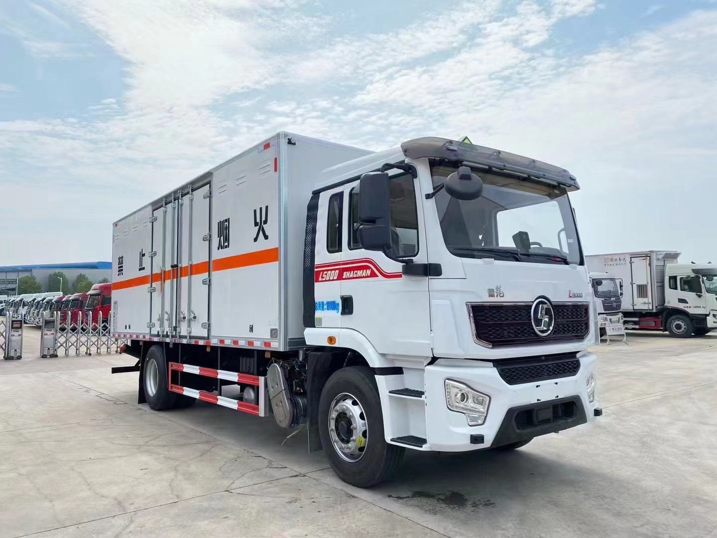 陜汽德龍6.8米雜項車