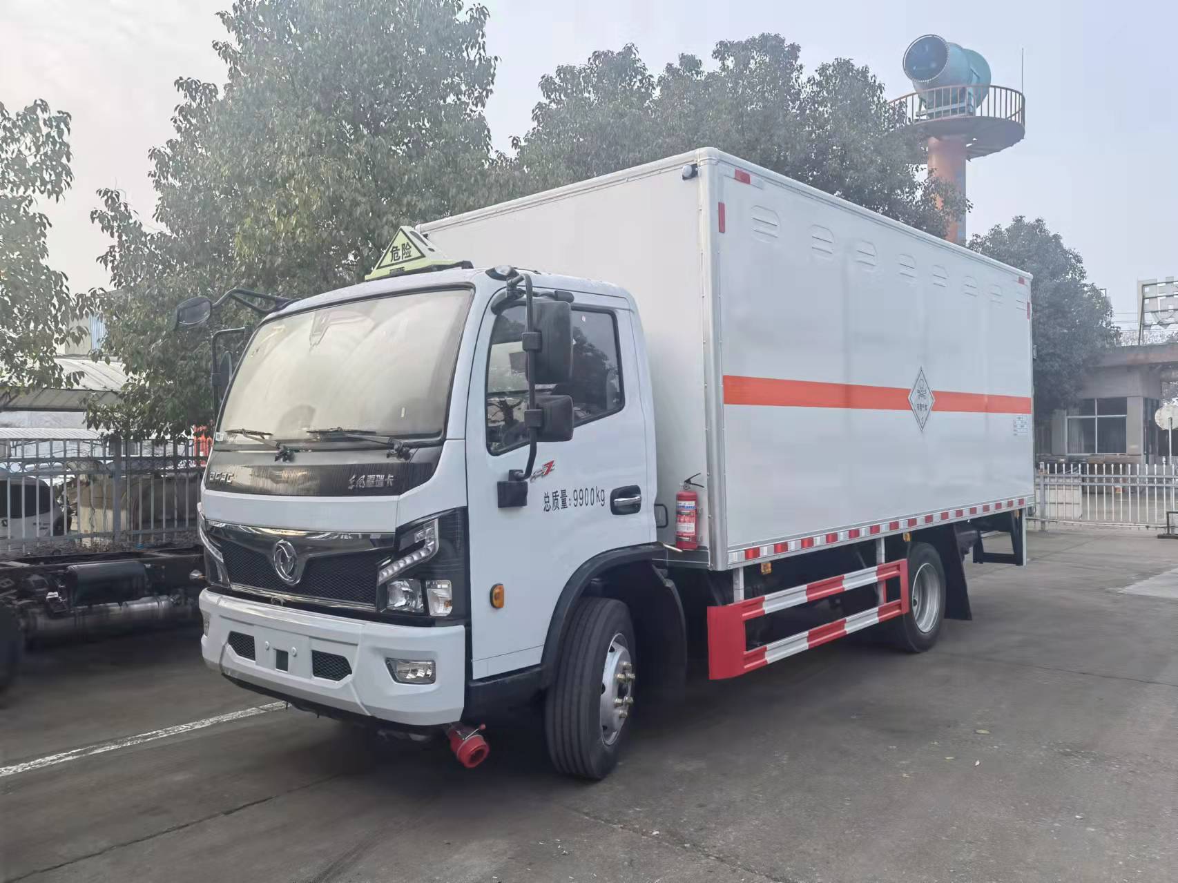 東風5噸5米國六毒性氣體廂式運輸車