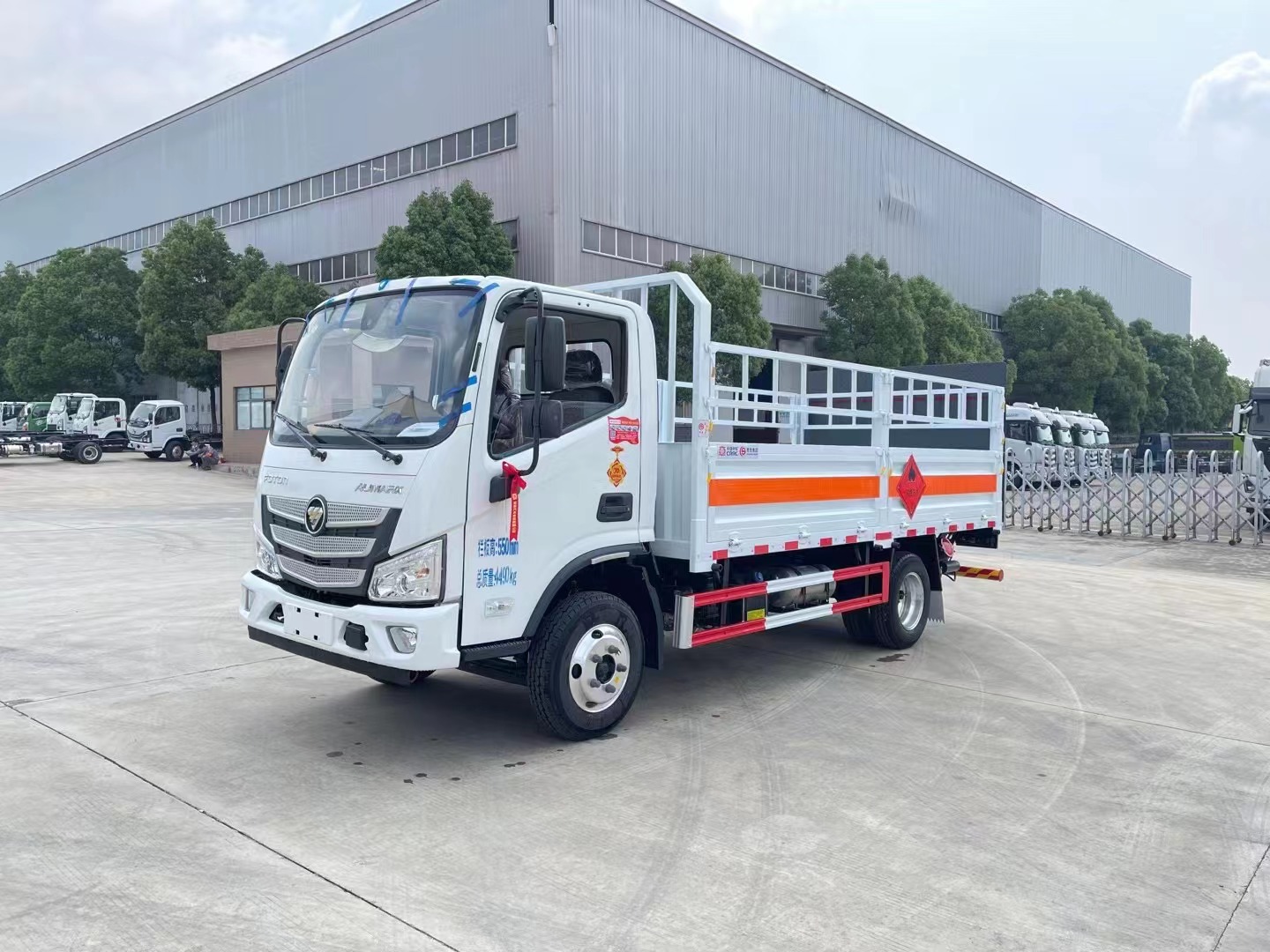 福田歐馬可藍牌4.15米氣瓶運輸車