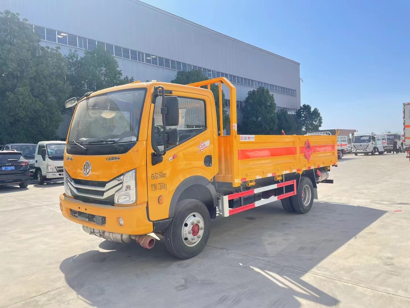 東風(fēng)多利卡4噸氣瓶運輸車玉柴發(fā)動機