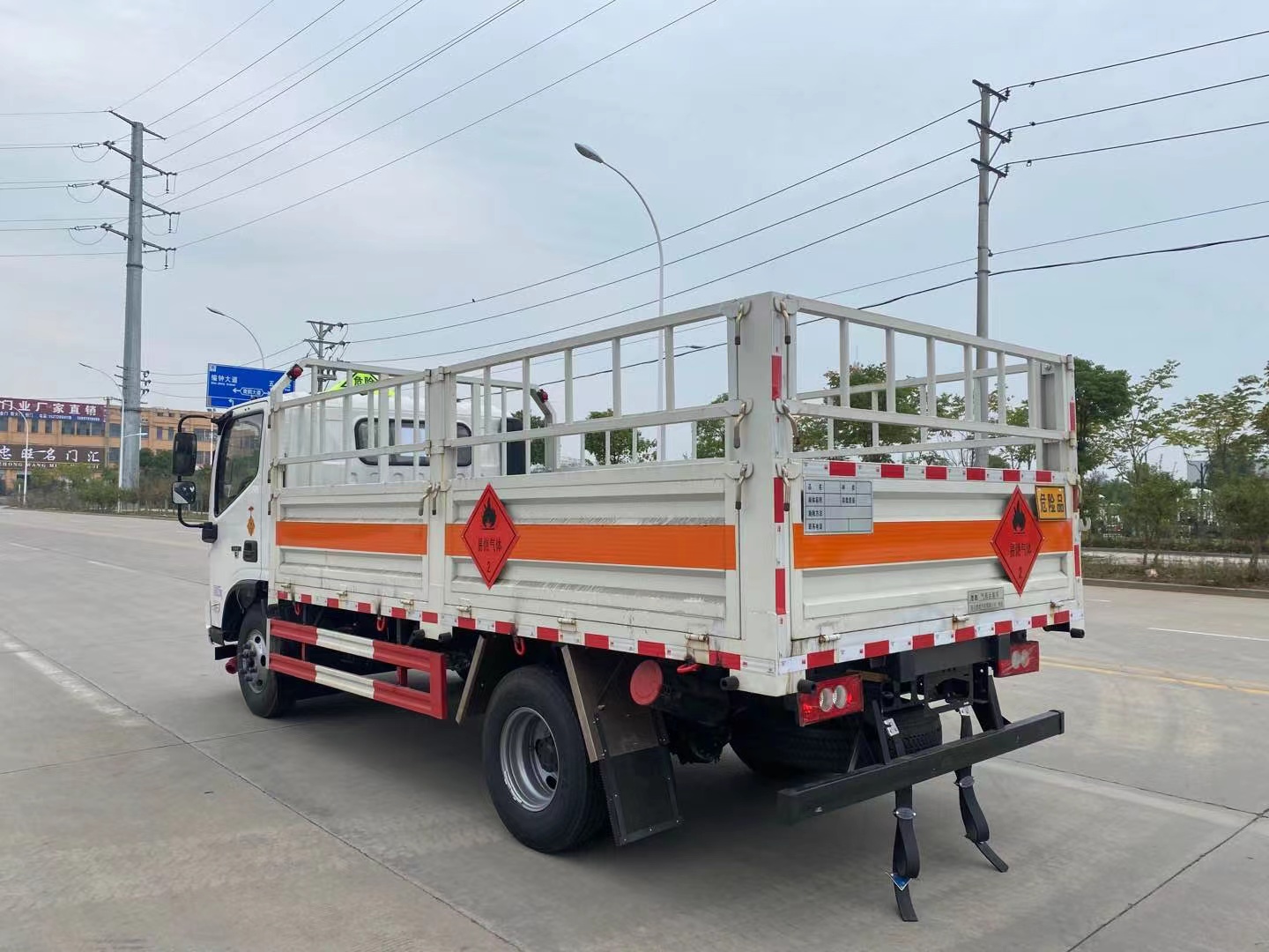 福田歐馬可4.1米4.7噸氣瓶運輸車