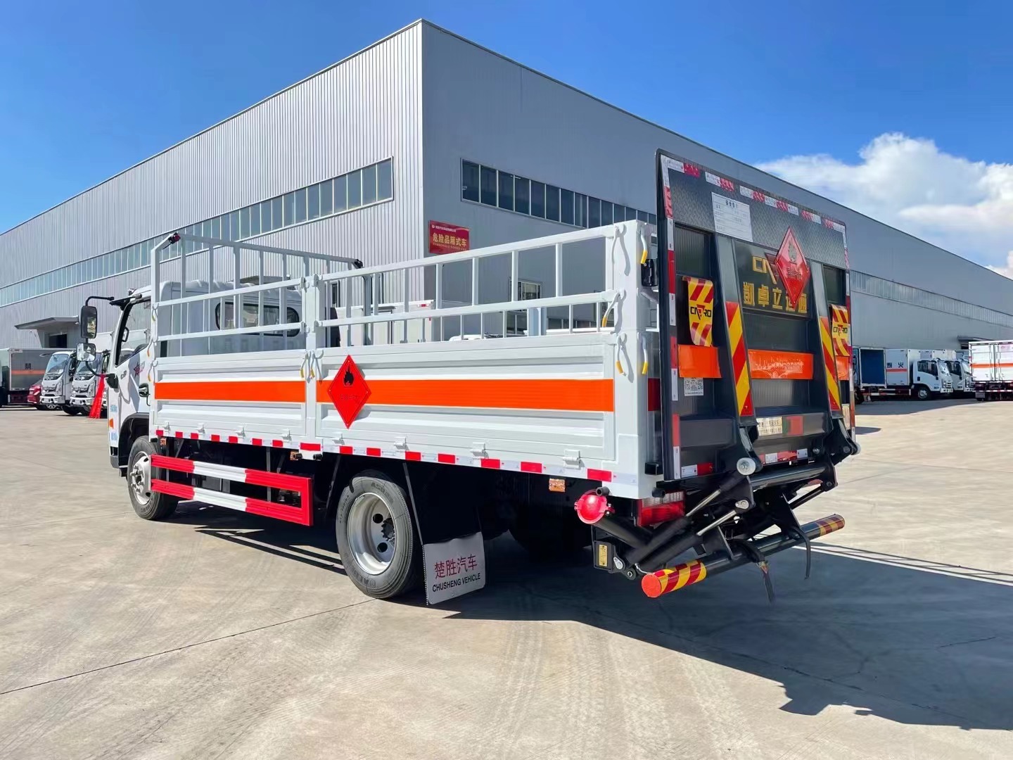 東風(fēng)5.2米氣瓶運(yùn)輸車