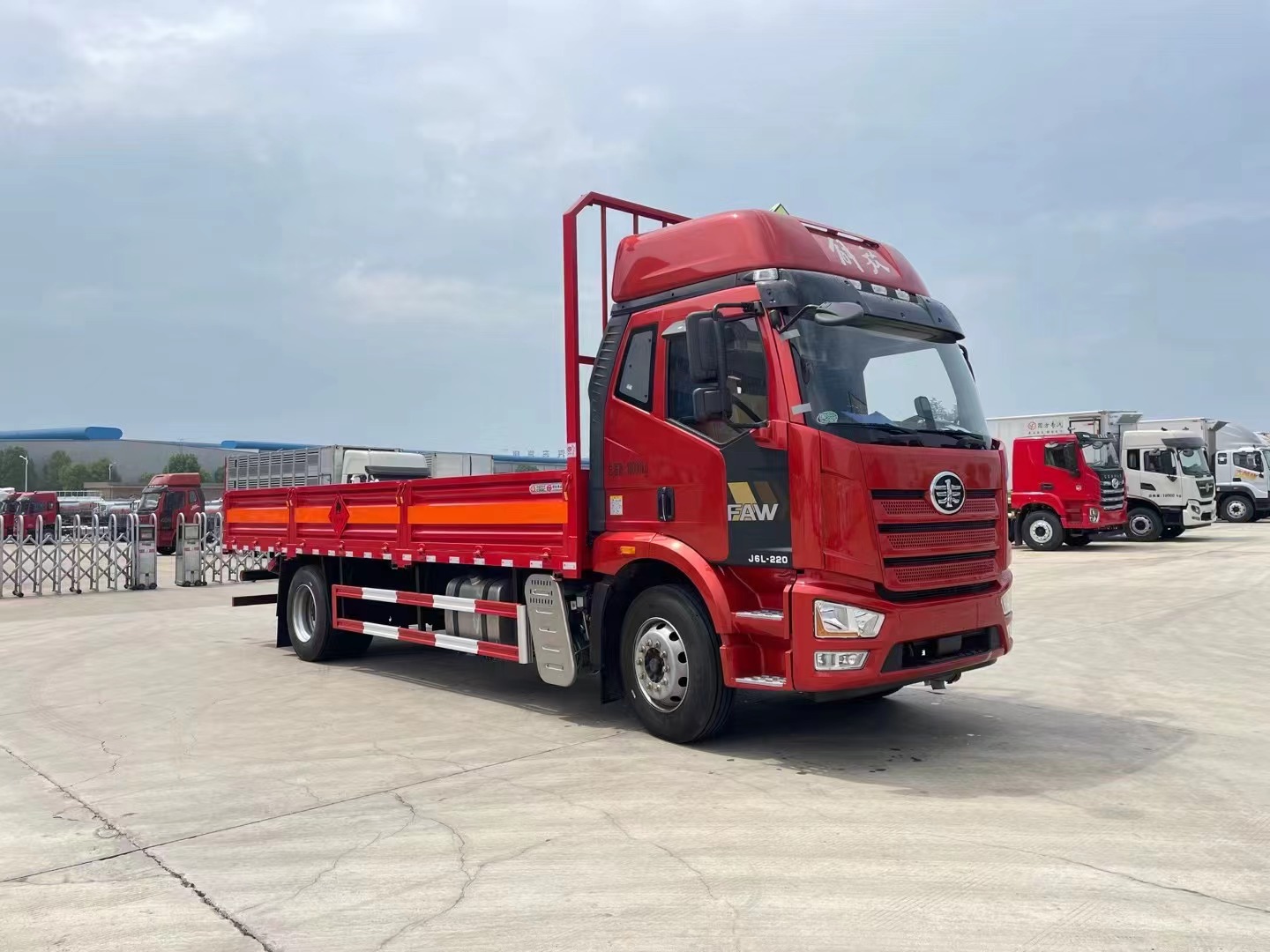 解放J6L（6.8米）氣瓶運輸車