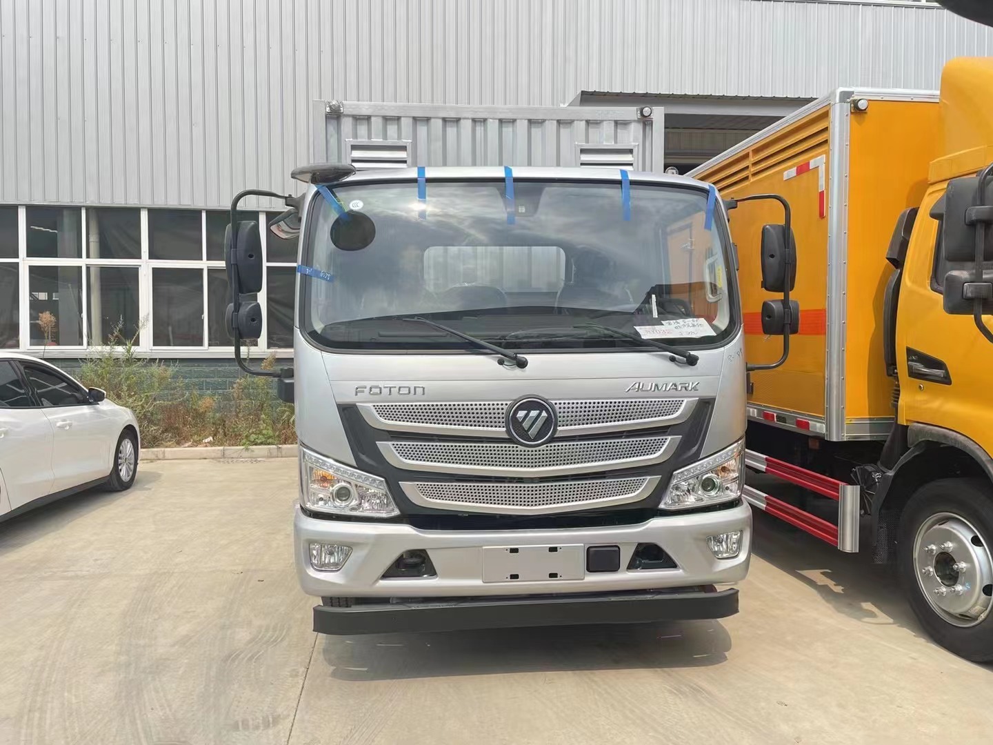 福田歐馬可4噸廢機(jī)油運(yùn)輸車