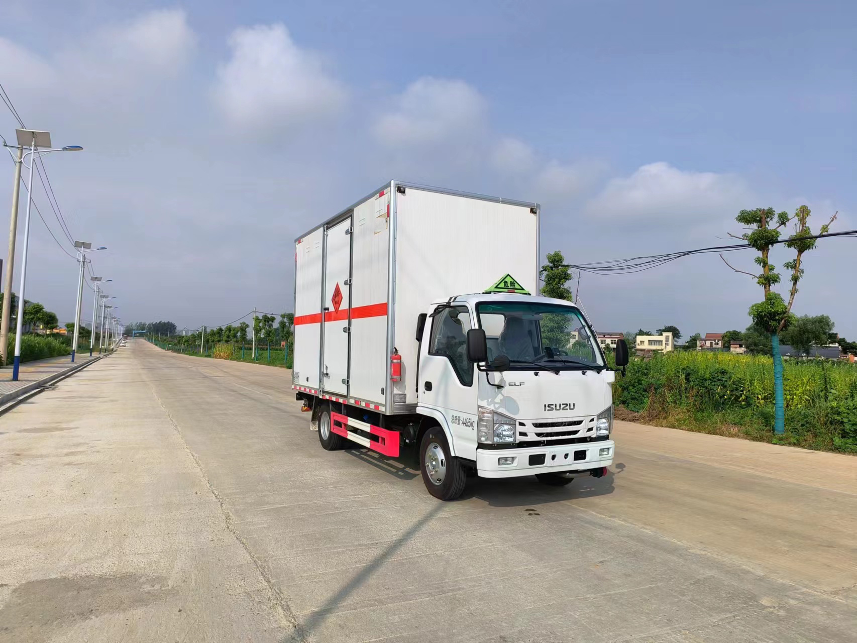 慶鈴五十鈴易燃氣體廂式運輸車