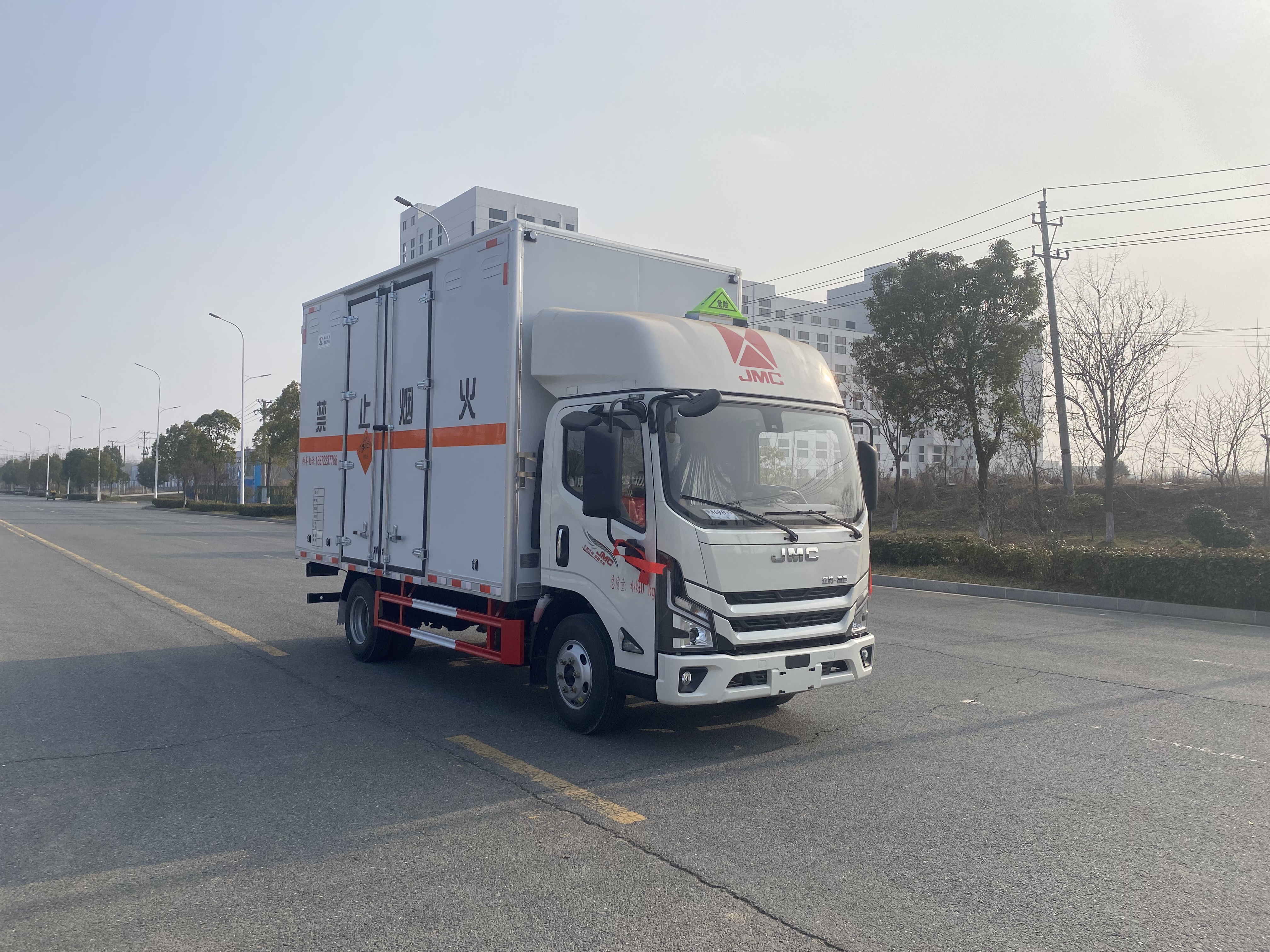 江鈴凱運2米5高國六藍牌爆破器材運輸車