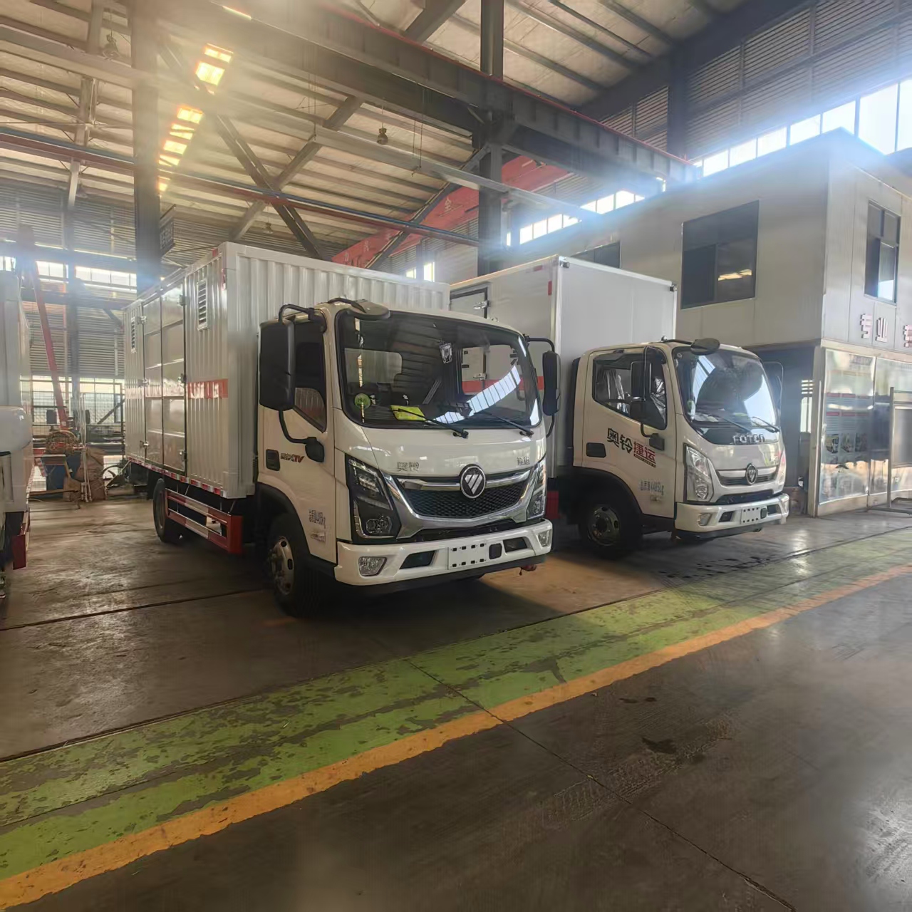 福田奧鈴國六藍牌172馬力危險品車批量發車