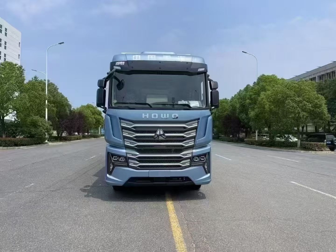 重汽豪沃TS7國六6.8米冷藏車