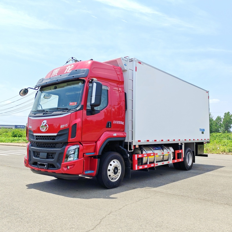 柳汽乘龍6米8燒天然氣冷藏車