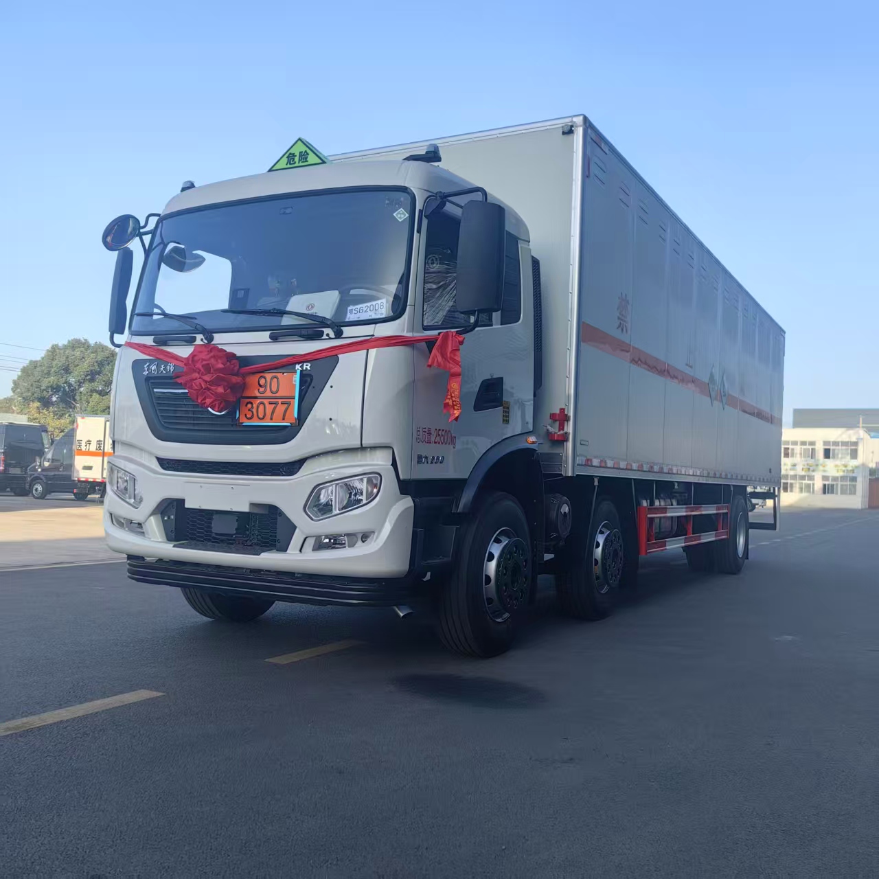 東風天錦三軸國六9米6雜項危險品車