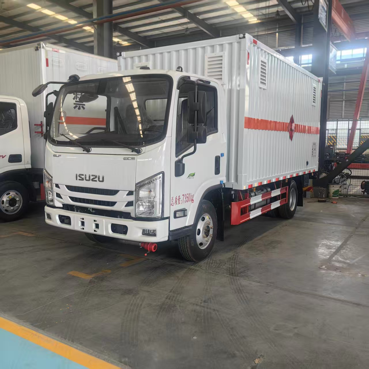 五十鈴國六三類易燃液體廂式危貨車