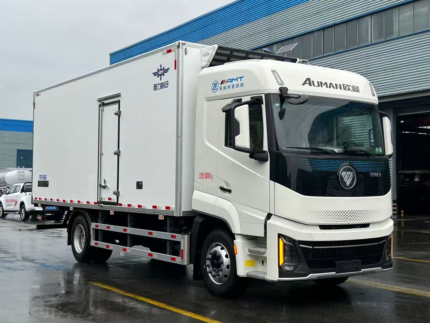 福田歐康6米8國六350馬力自動擋冷藏車