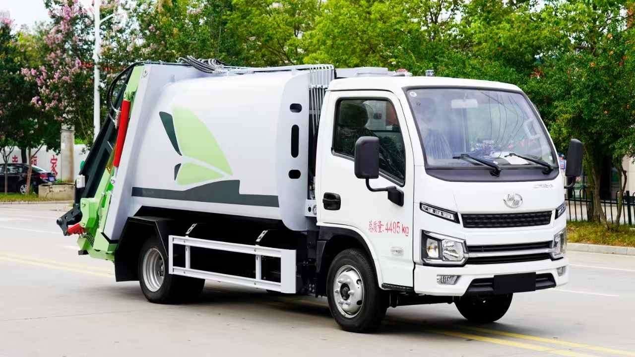 上汽躍進4.5噸純電動壓縮車