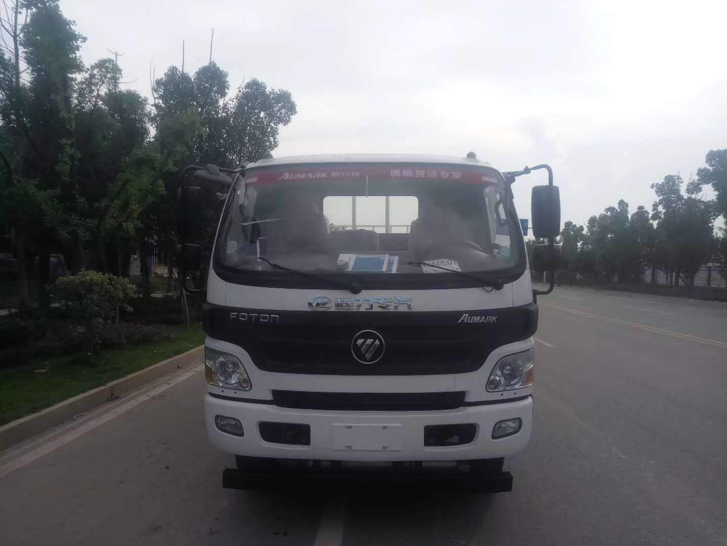 國內唯一一款5.1米廂體尺寸2.3項氣瓶車