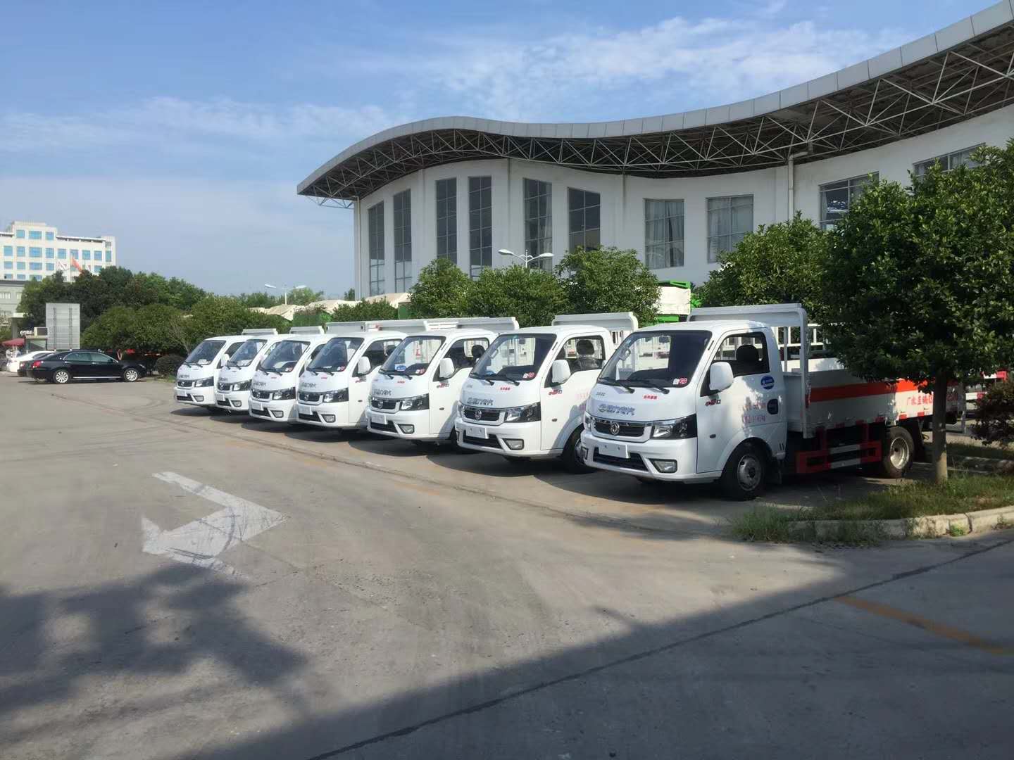 成都黃總7臺東風途逸氣瓶車順利交車