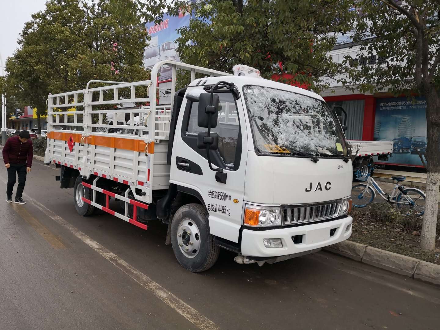 劉總訂購江淮藍牌氣瓶車順利交車