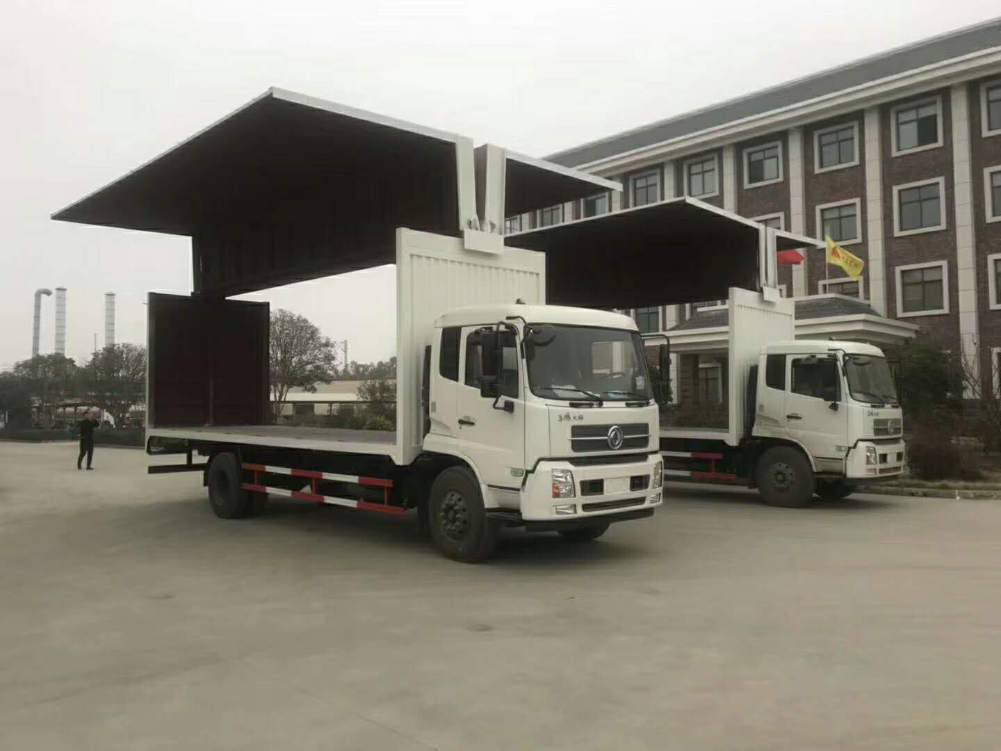 新款車型推薦——東風(fēng)天錦單橋7.8米飛翼車