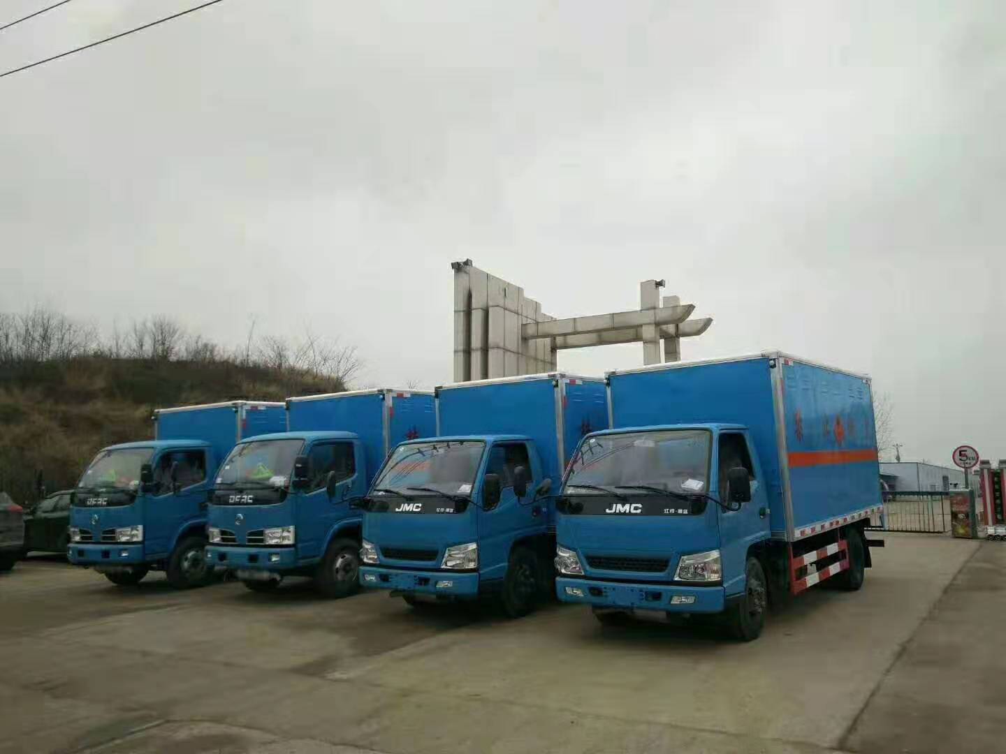 天津郭總訂購四臺危貨車發(fā)車