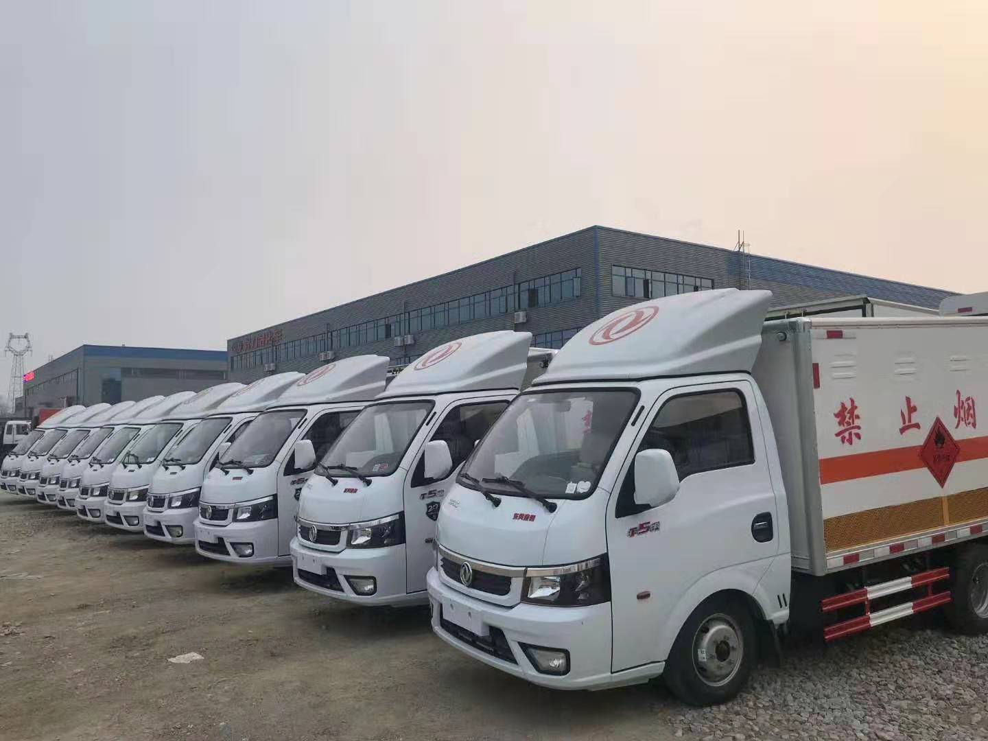 新疆吳總自提10臺東風途逸易燃氣體廂式運輸車