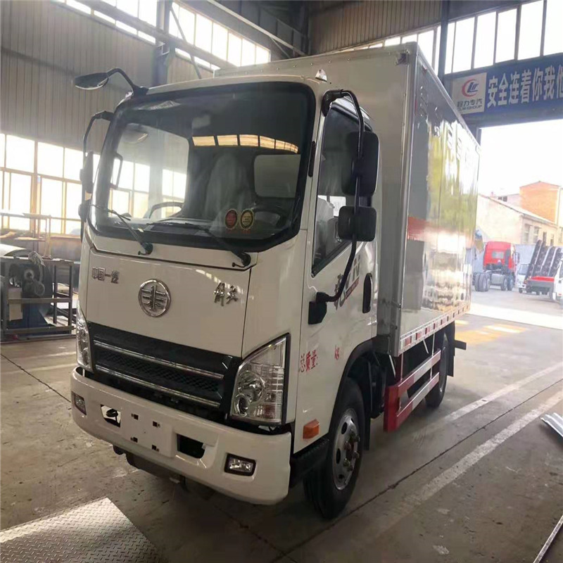 山西張總訂購(gòu)的解放9類(lèi)雜項(xiàng)危險(xiǎn)品車(chē)發(fā)車(chē)