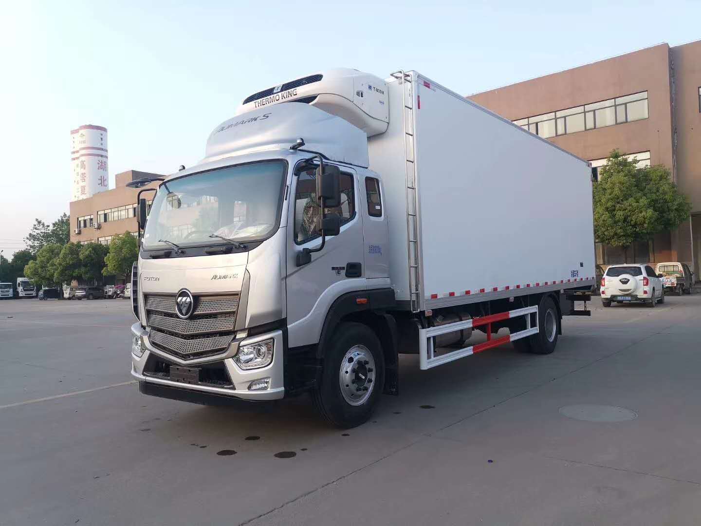 湖北省政協(xié)副主席王紅玲等領(lǐng)導(dǎo)來程力專汽視察工作