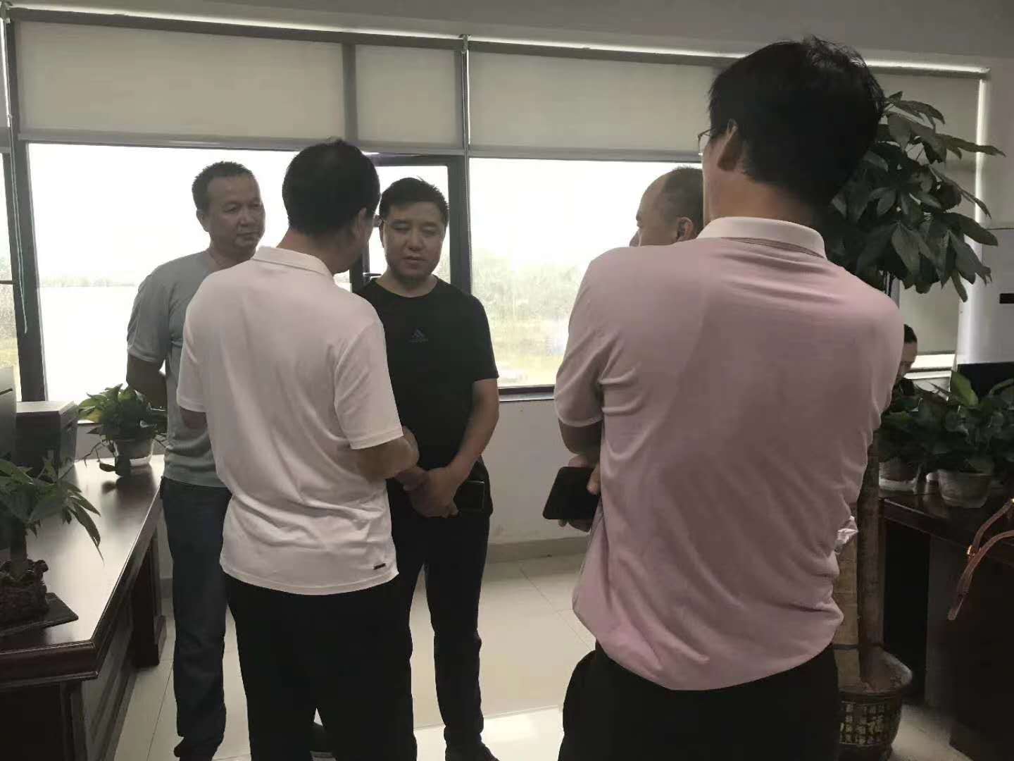 福田汽車集團副總經(jīng)理蒞臨程力專汽指導工作