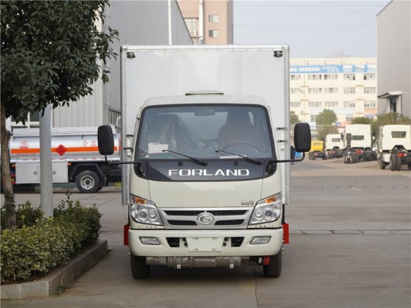 福田小卡國六柴油版易燃?xì)怏w廂式運(yùn)輸車