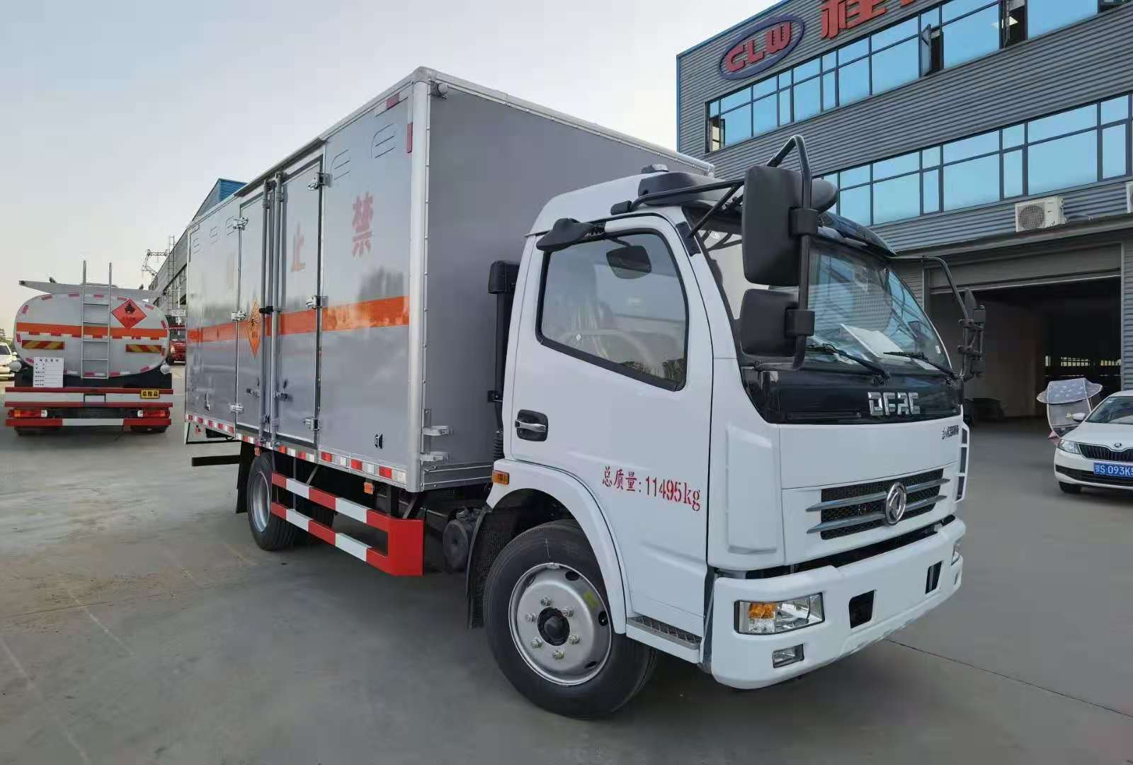 東風大多利卡煙火爆竹運輸車詳細配置介紹