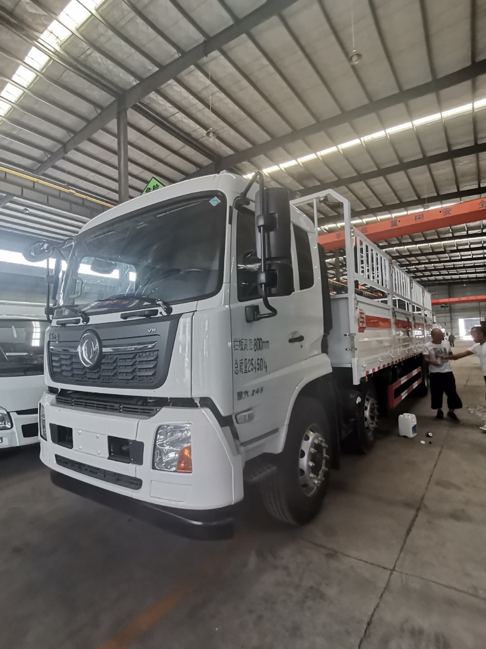 東風天錦小三軸國六氣瓶運輸車