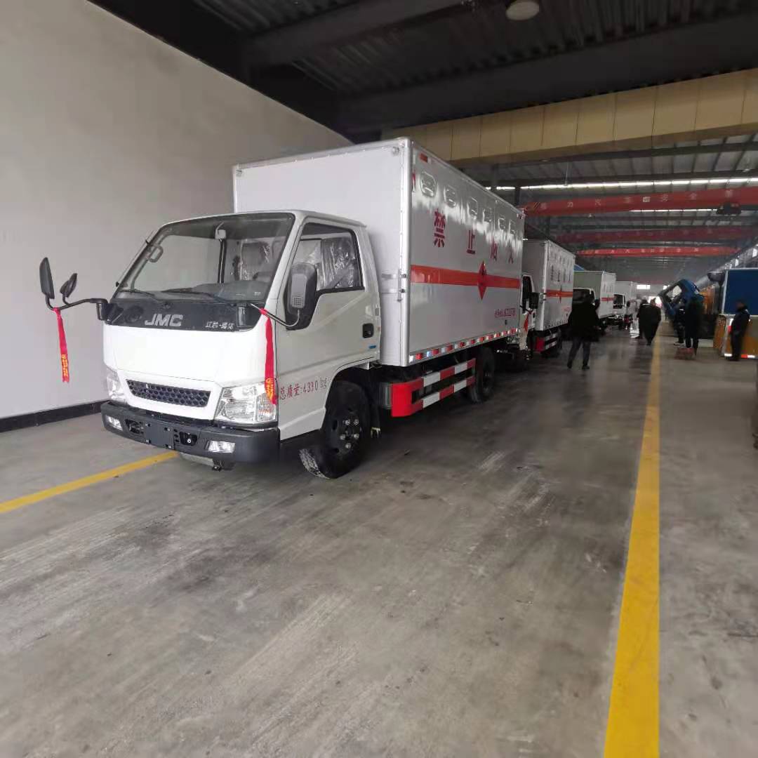 河北李總四臺江鈴危險品車發車