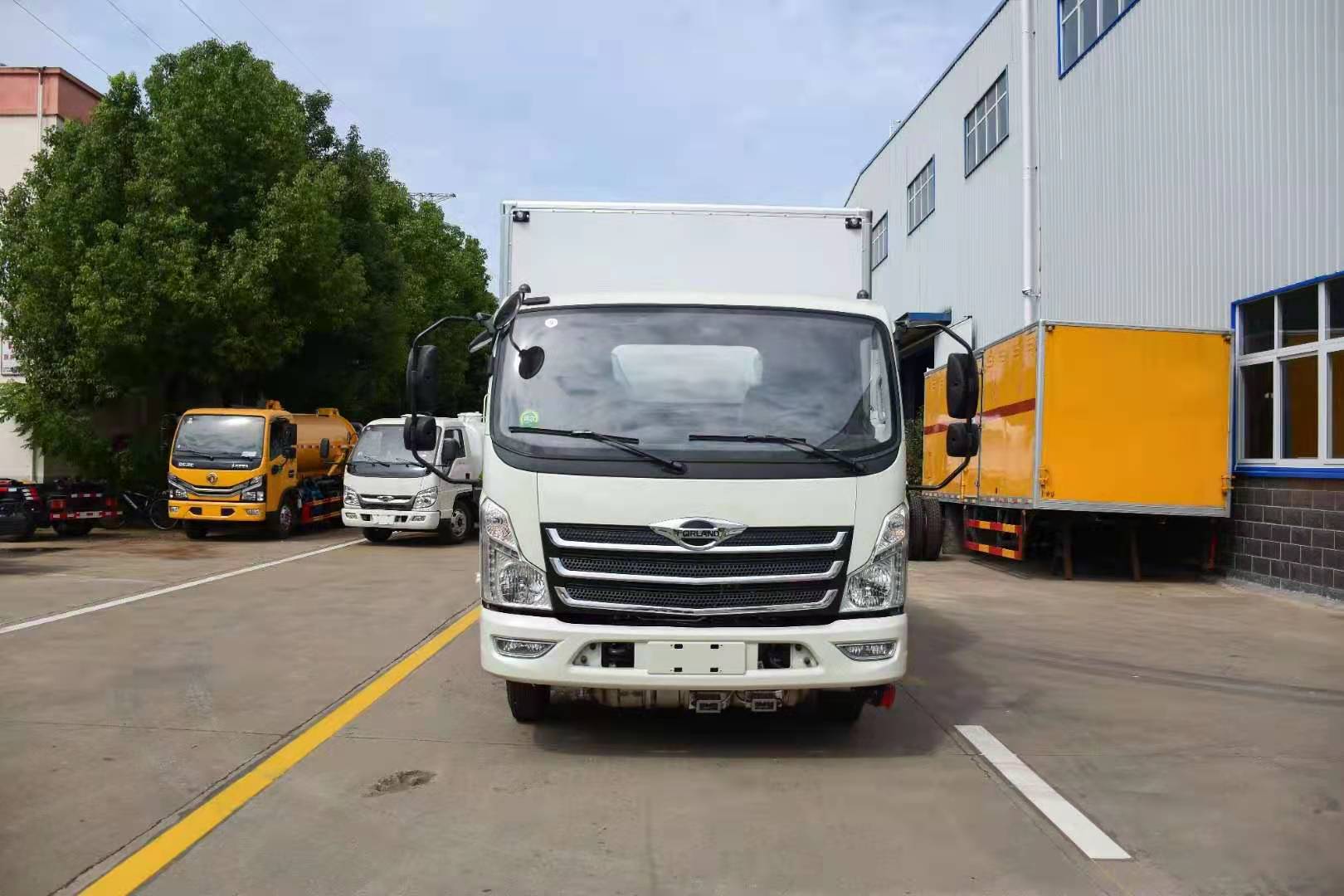 福田時(shí)代藍(lán)牌寬體危險(xiǎn)品車