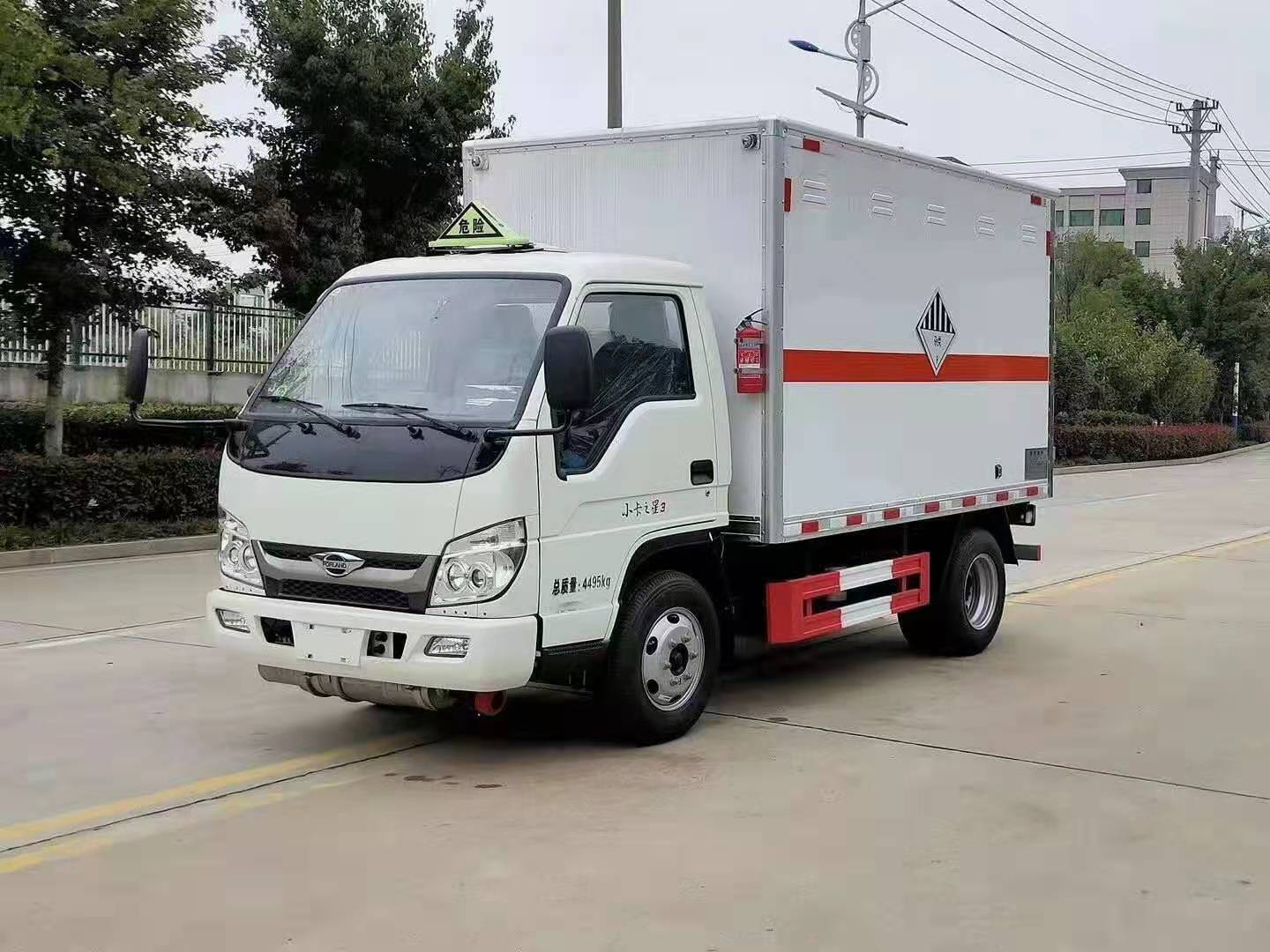 福田小卡3米8雜項危險品車