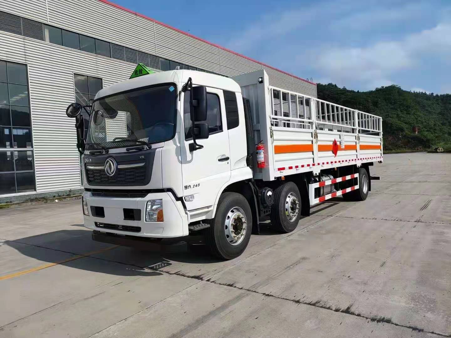 東風(fēng)天錦三軸8米6國(guó)六氣瓶運(yùn)輸車