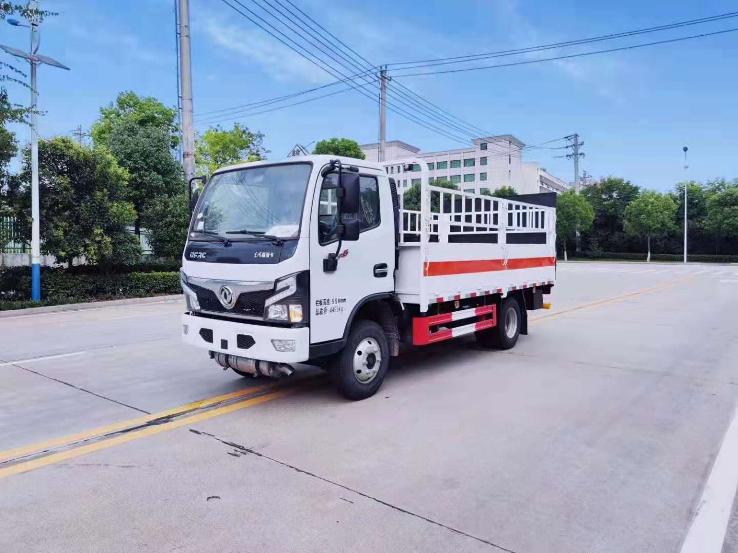 東風福瑞卡國六帶液壓尾板氣瓶運輸車