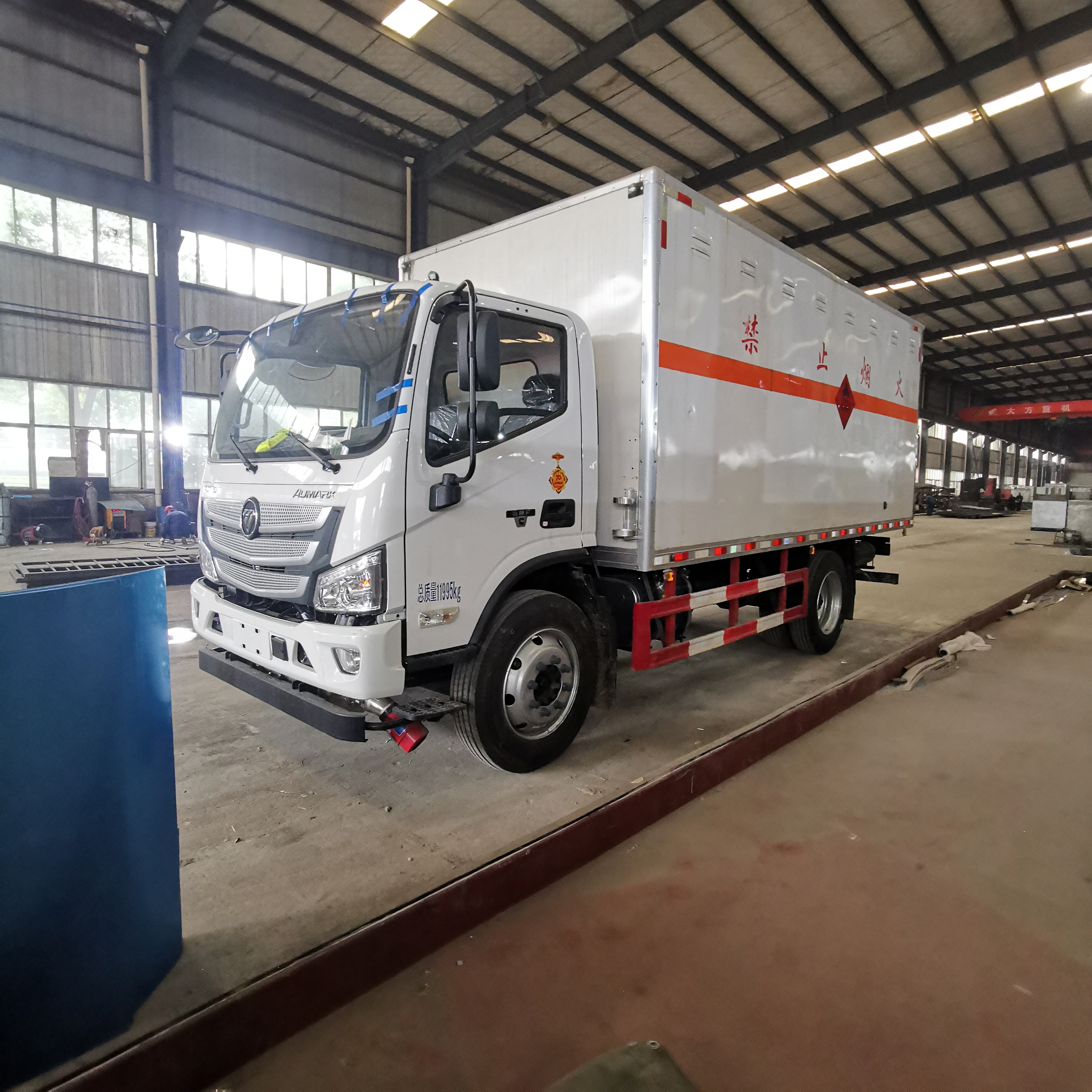 福田歐馬可5米1易燃液體廂式車