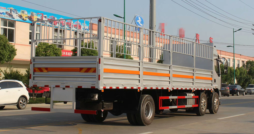 想買高端高顏值氣瓶運輸車 柳汽乘龍氣瓶車怎么錯的過