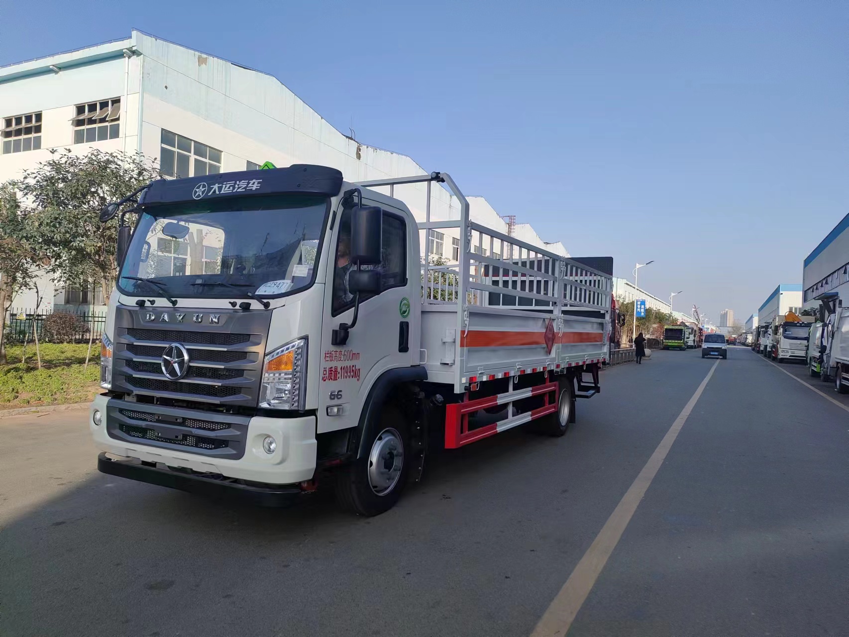 中型氣瓶車——大運5米8氣瓶車