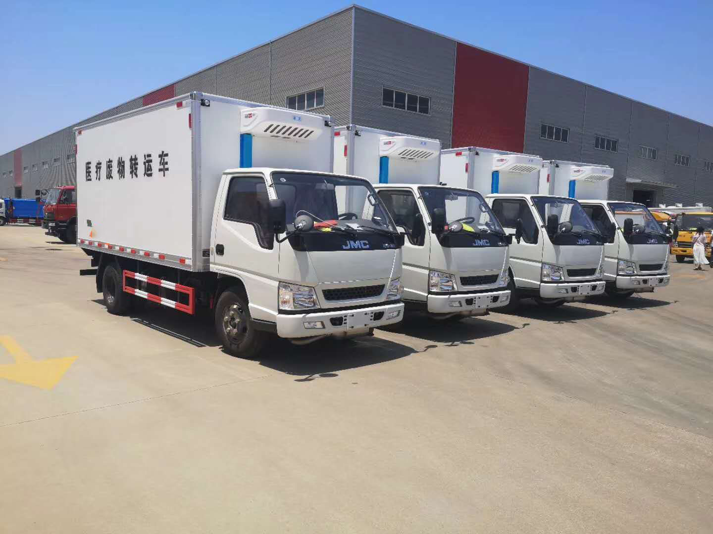 四川蔣總訂購的四臺江鈴醫療廢物轉運車發車