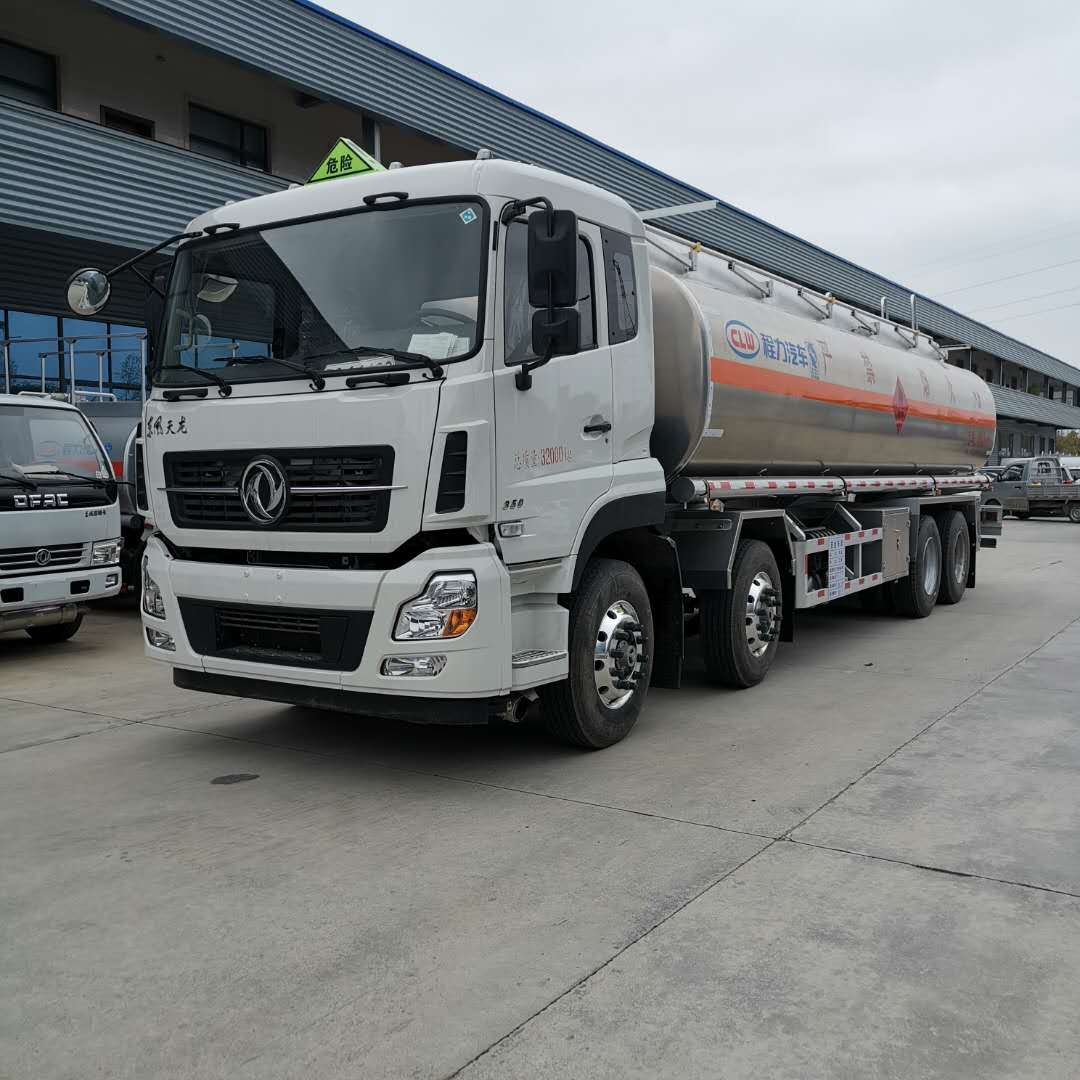 高速公路新標準，東風天龍前四后八油罐車為您護航