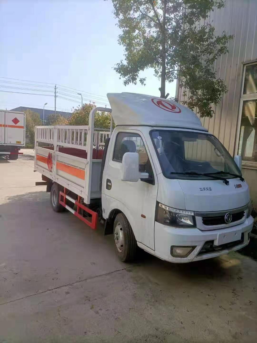 東風途逸國六3米5柴油氣瓶車