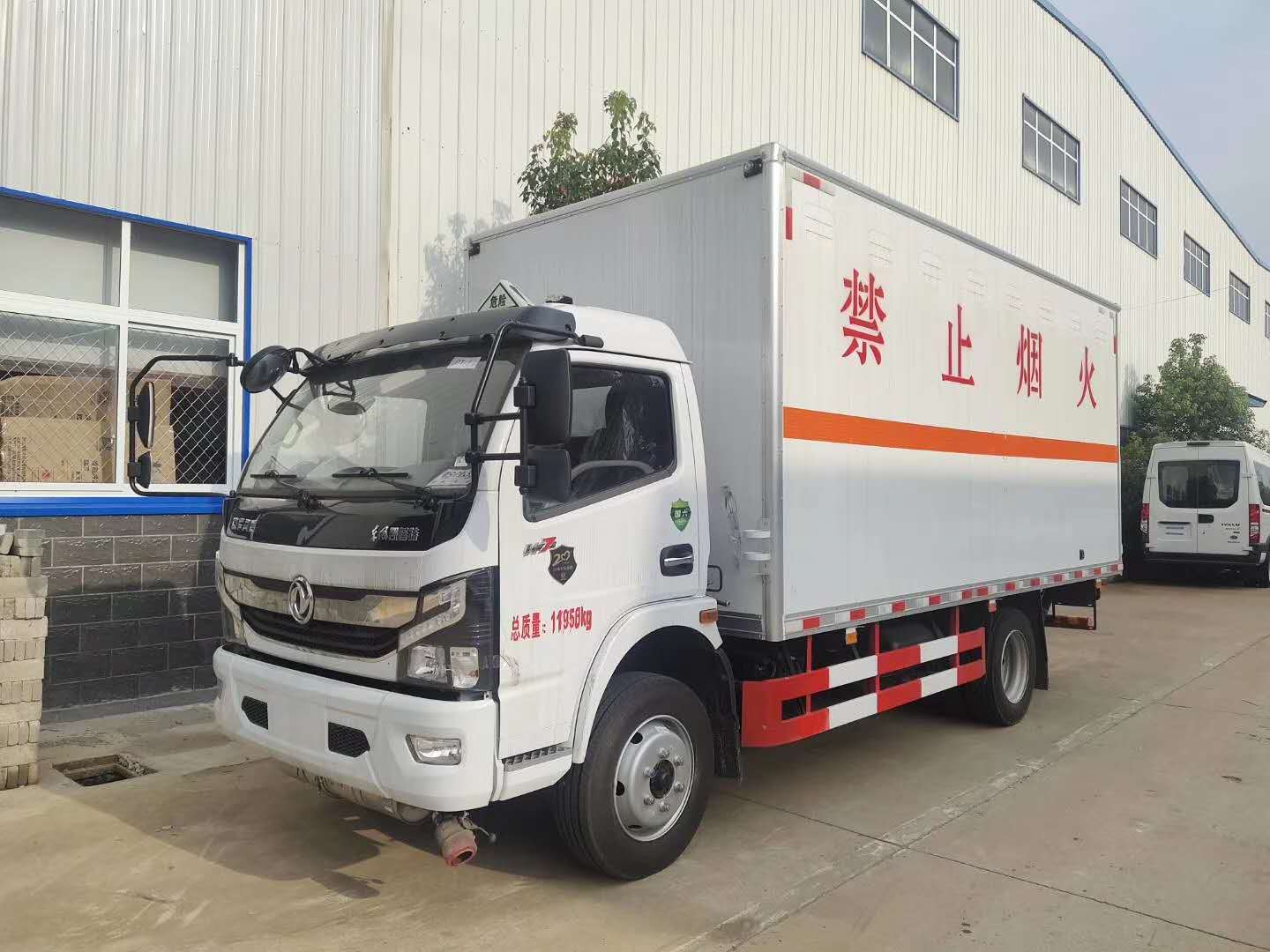 新款車型推薦——東風國六凱普特易燃氣體廂式運輸車