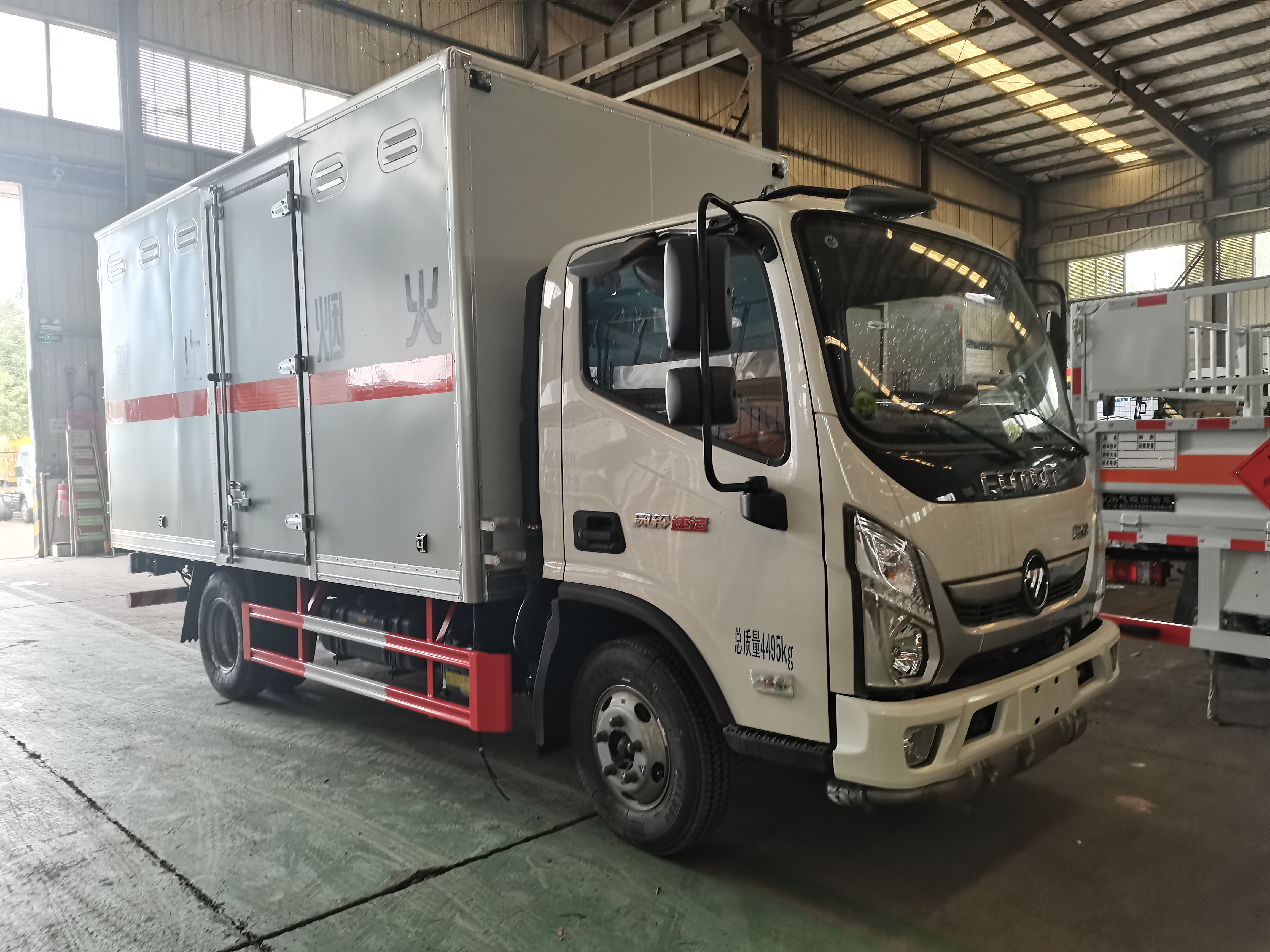 福田奧鈴國六廢機油運輸車