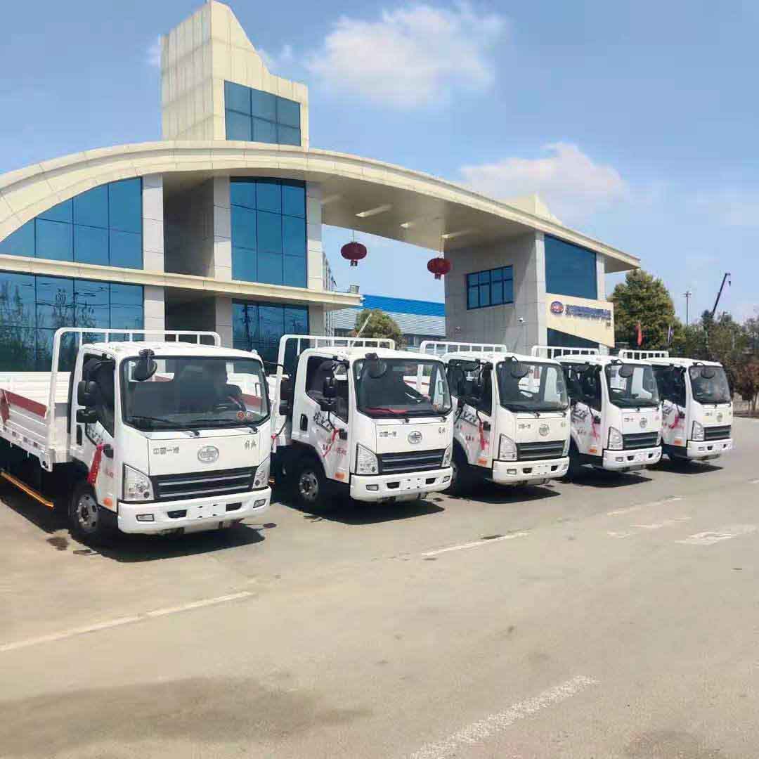 江西李總訂購5臺解放氣瓶運輸車